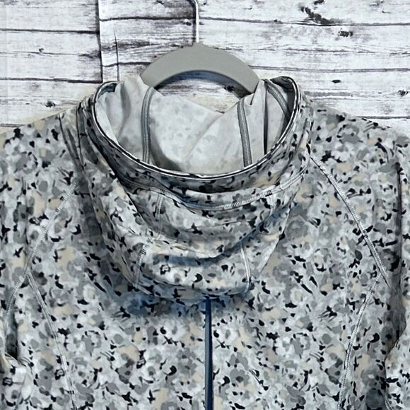 Lululemon Lightened Up Pullover Jacket - Picture 5 of 15